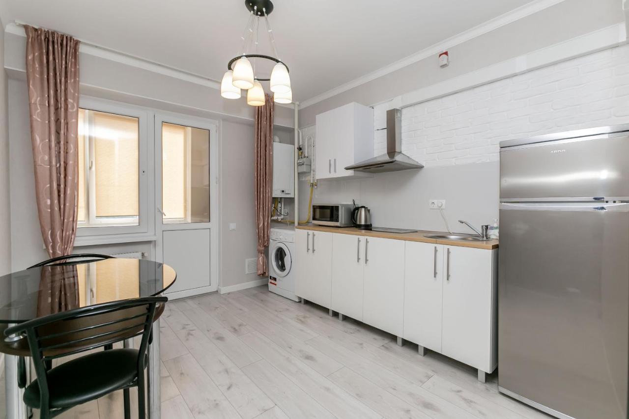 Apartament in zona Centrala si Parc Chişinău Esterno foto