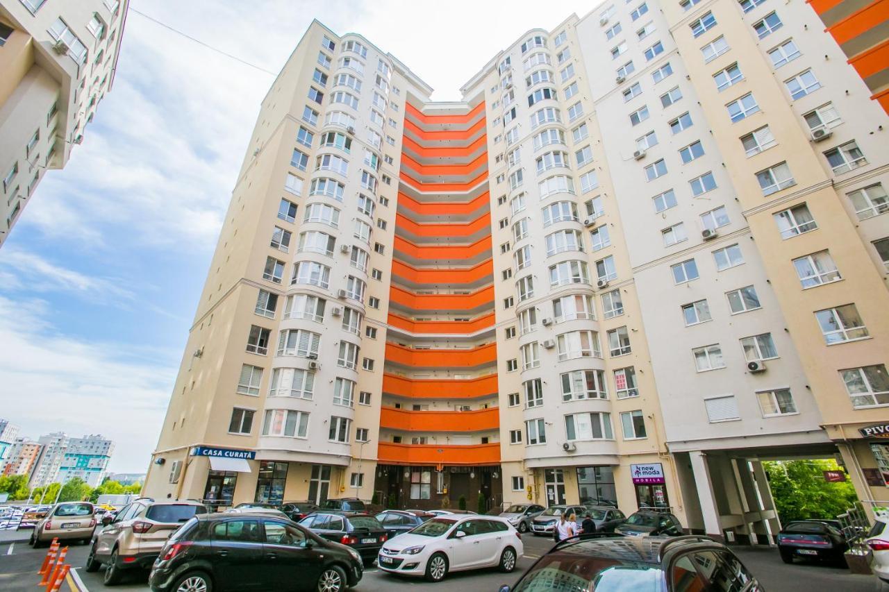 Apartament in zona Centrala si Parc Chişinău Esterno foto
