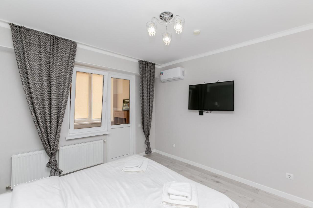 Apartament in zona Centrala si Parc Chişinău Esterno foto